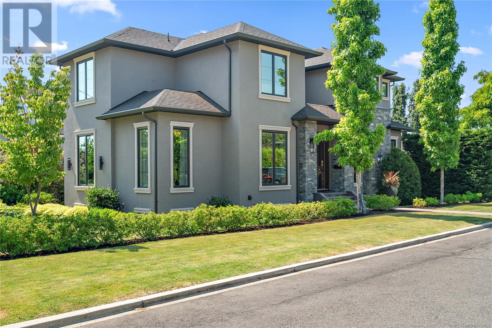 Property at 2685 Burdick Ave image 3