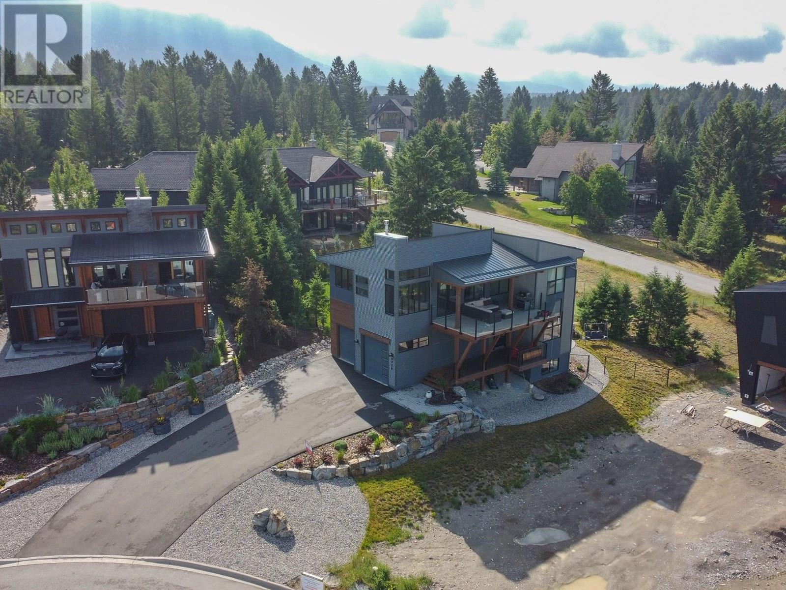 4760 Deer Ridge Road, Windermere, British Columbia
