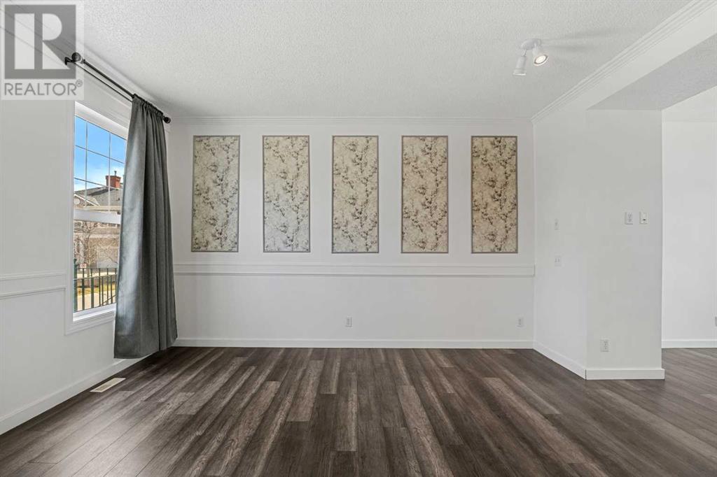 Property at 22 Prestwick Gardens SE image 5