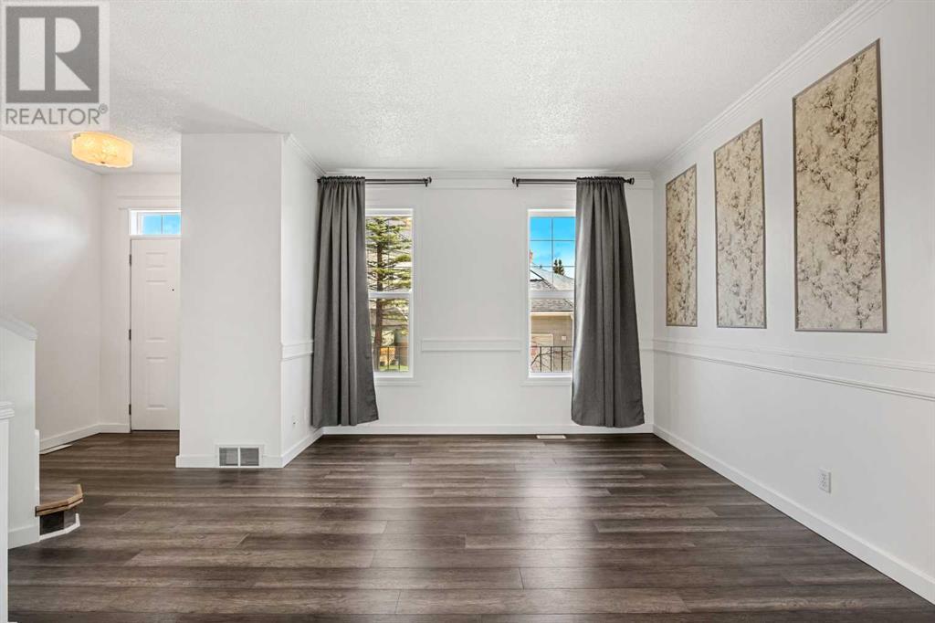 Property at 22 Prestwick Gardens SE image 4