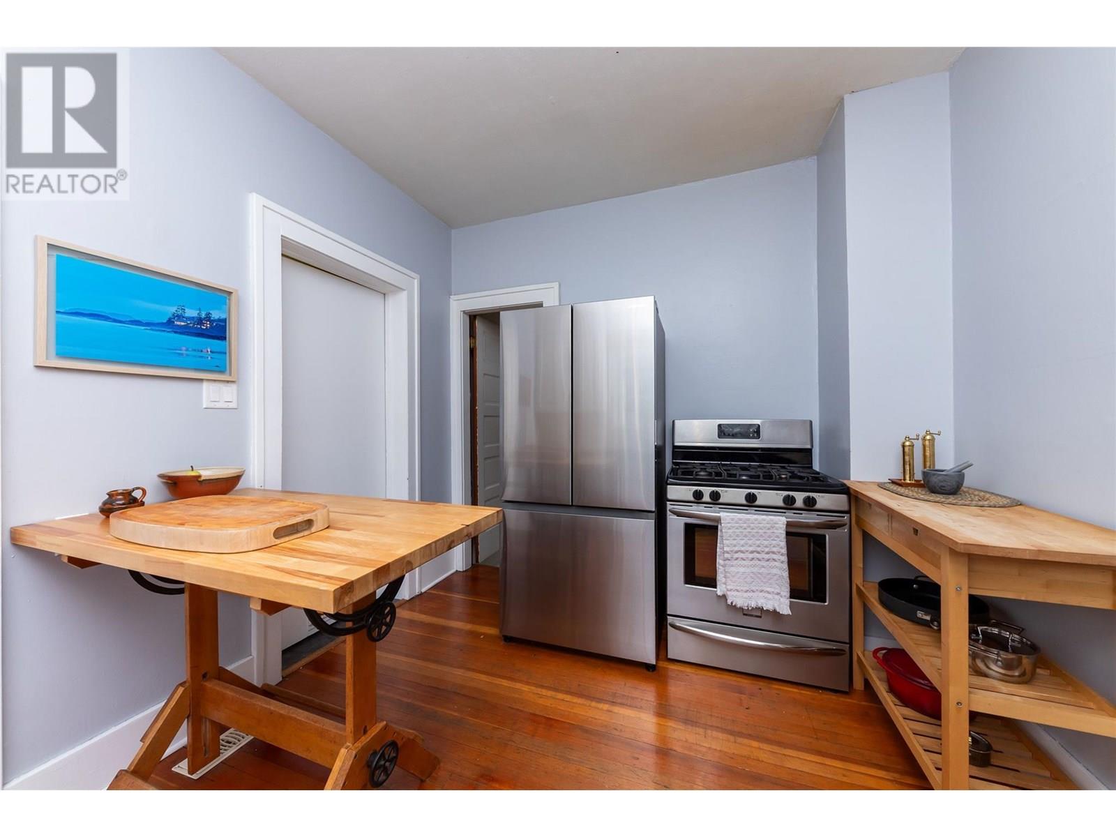 Property at 786 St Paul Street image 3