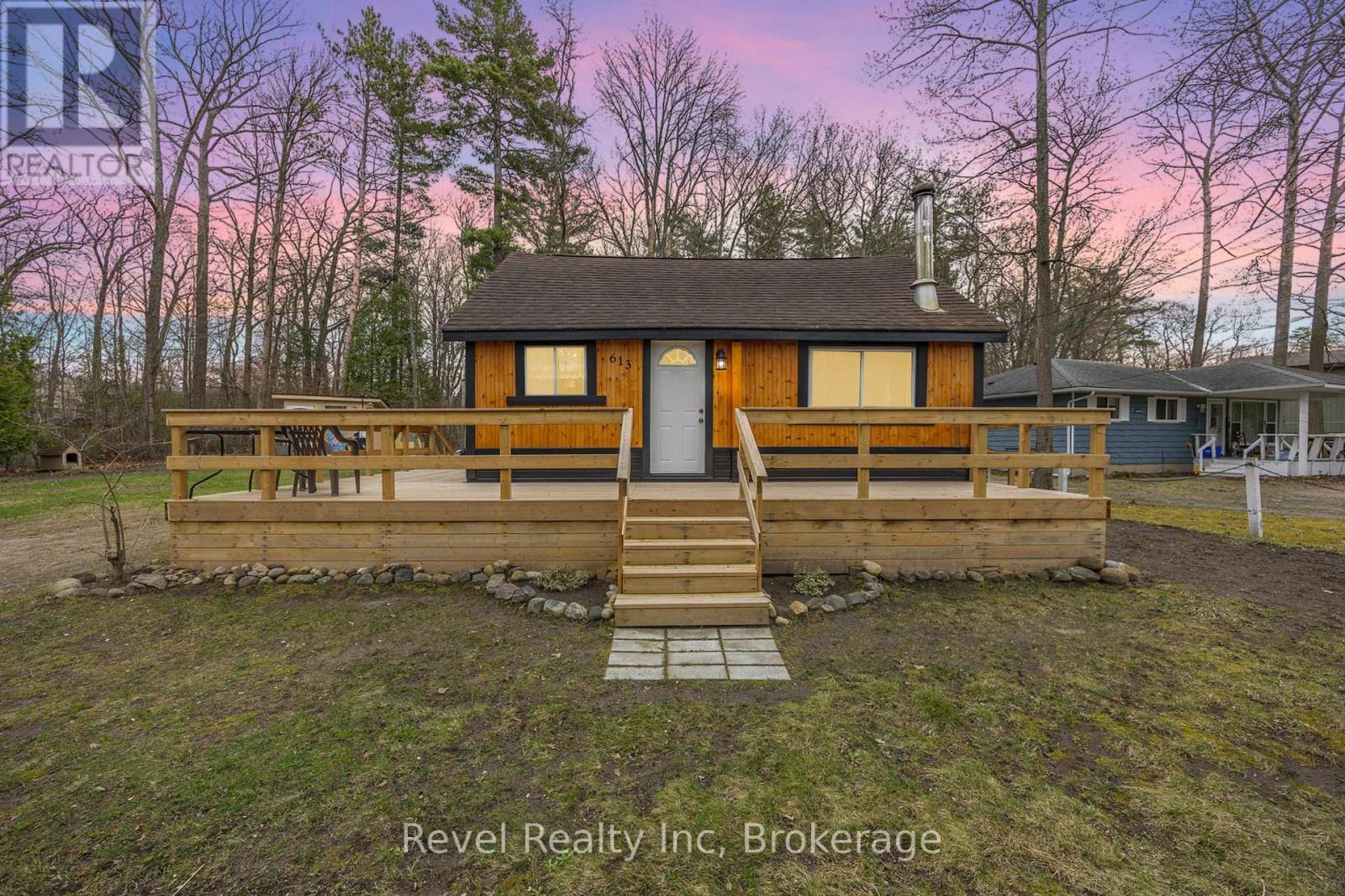 613 Oxbow Park Drive, Wasaga Beach, Ontario  L9Z 2V2 - Photo 14 - S12220748