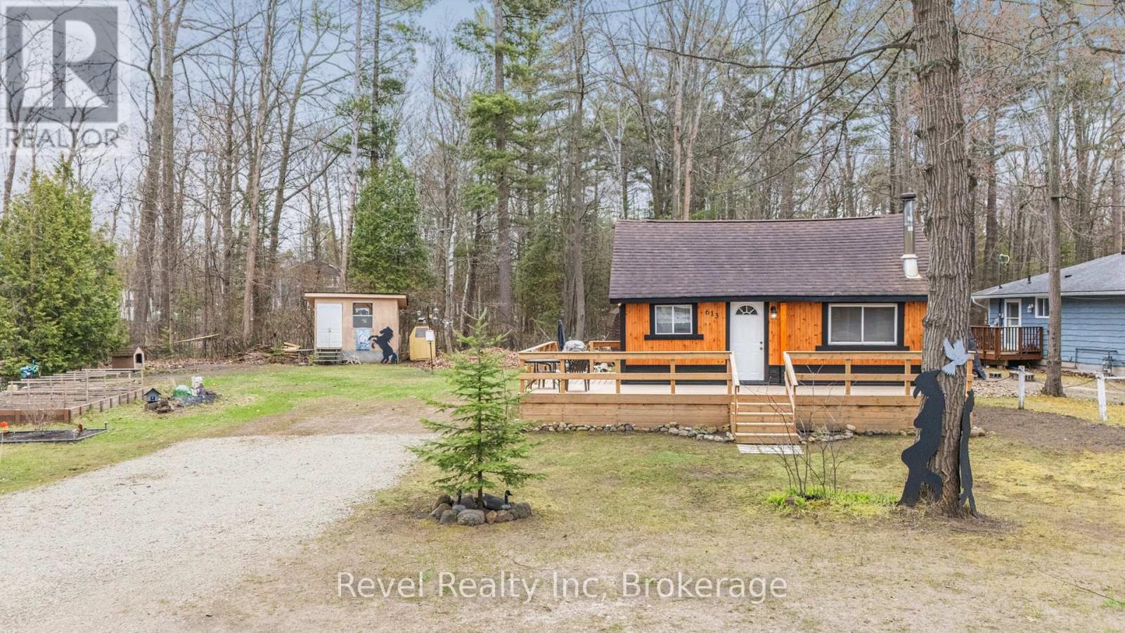 Property at 613 OXBOW PARK DRIVE image 4