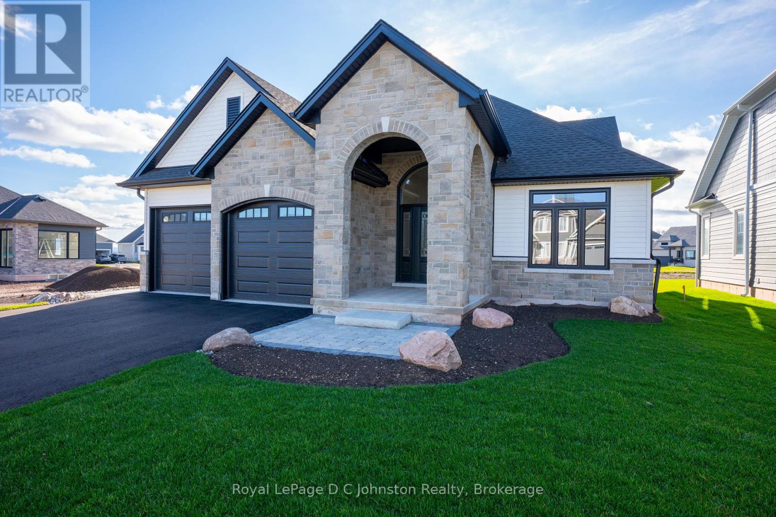 546 ALGONQUIN TRAIL, Georgian Bluffs, Ontario