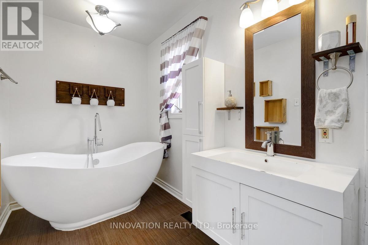 25 Spindle Way, Ottawa, Ontario  K2S 1J3 - Photo 15 - X12220765