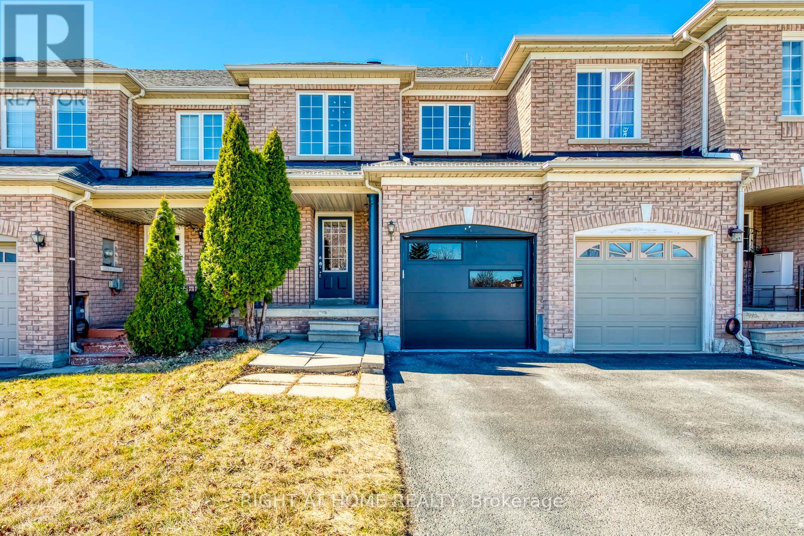 26 OGLEVIE DRIVE, Whitby, Ontario