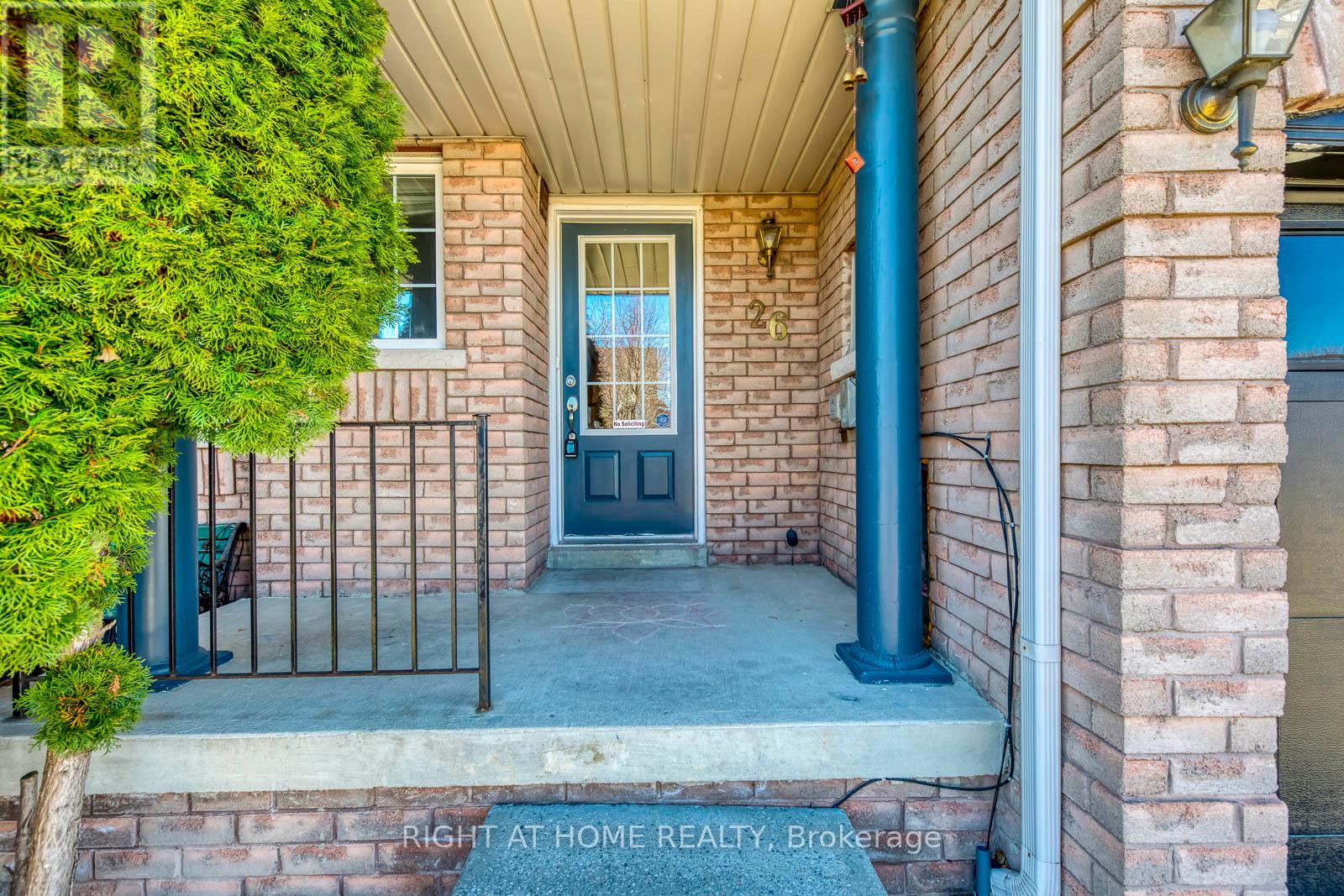 Property at 26 OGLEVIE DRIVE image 2