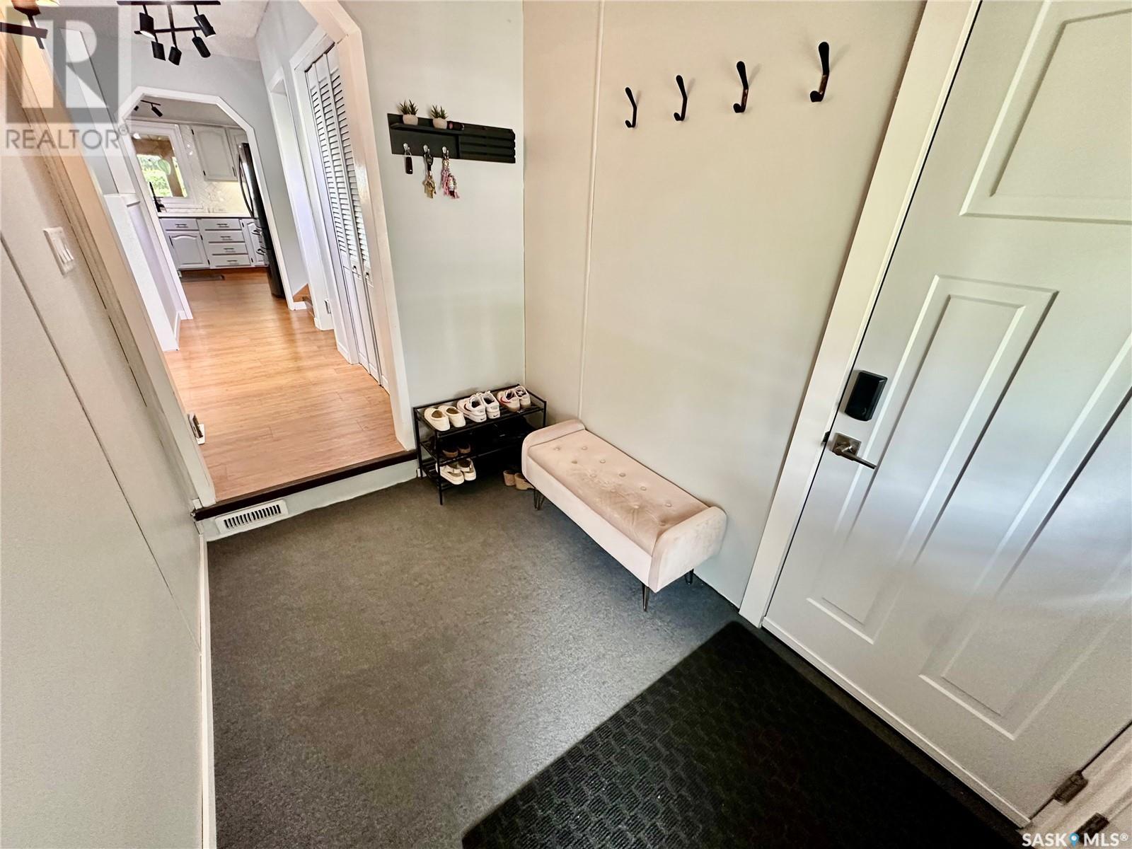 Property at 318 Delayen CRESCENT image 3