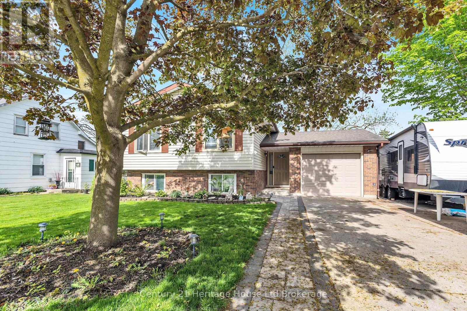 38 ALBERT STREET, Norwich, Ontario