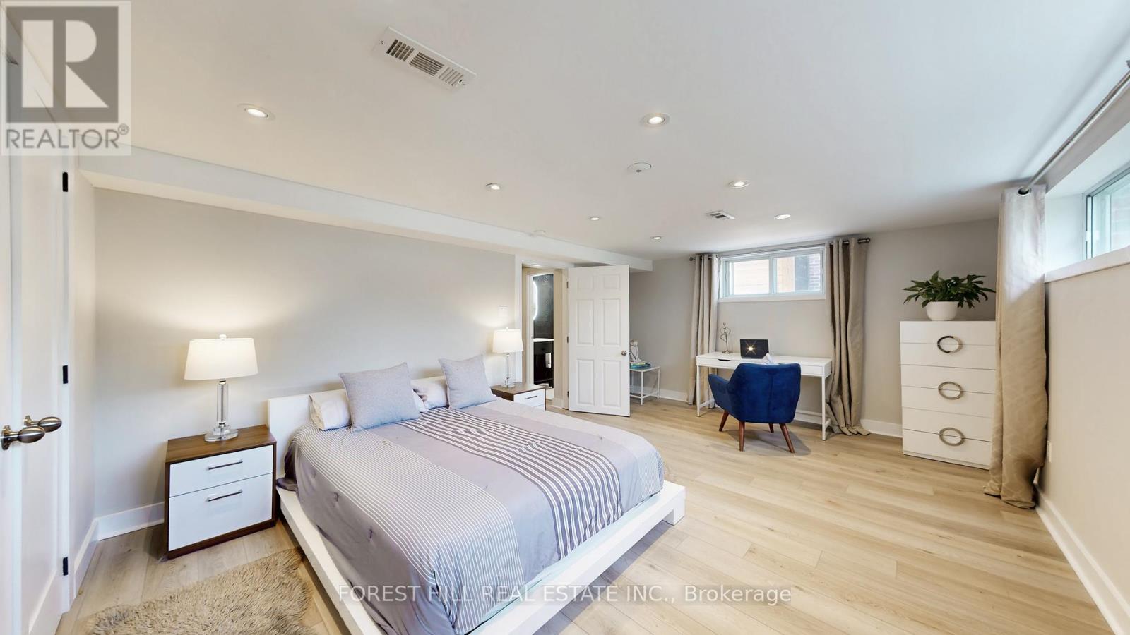 41 Lesmar Drive, Toronto, Ontario  M9B 2V3 - Photo 13 - W12220770