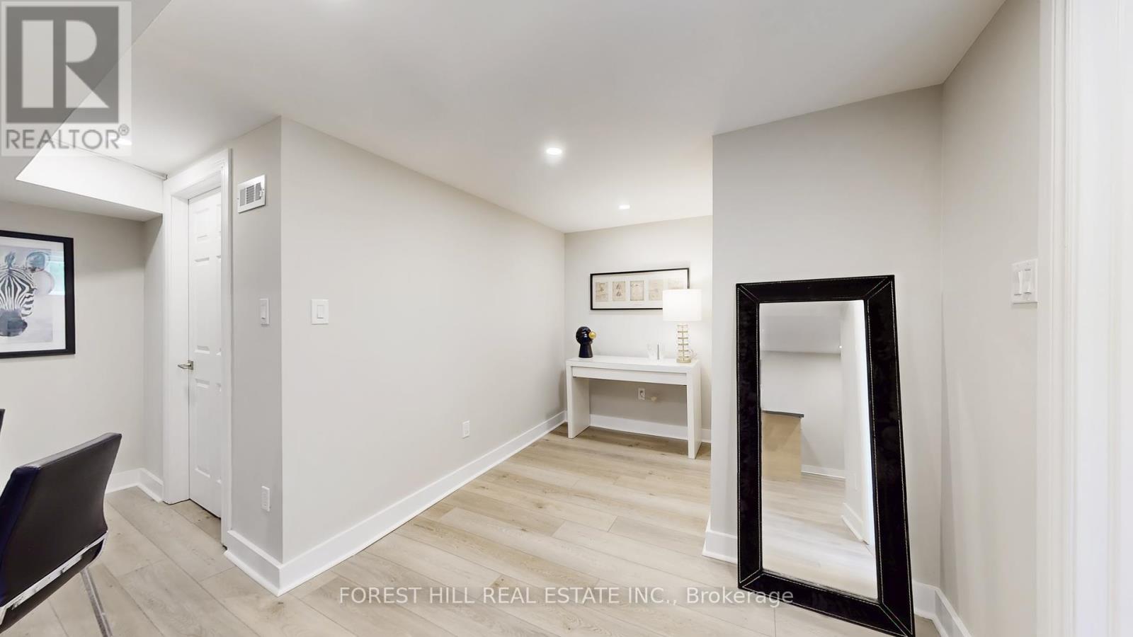 41 Lesmar Drive, Toronto, Ontario  M9B 2V3 - Photo 15 - W12220770
