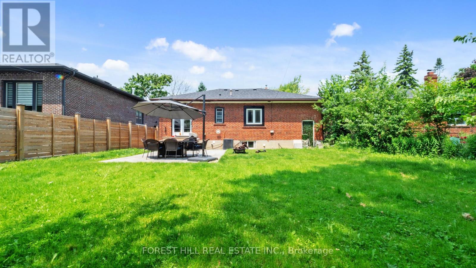 41 Lesmar Drive, Toronto, Ontario  M9B 2V3 - Photo 19 - W12220770