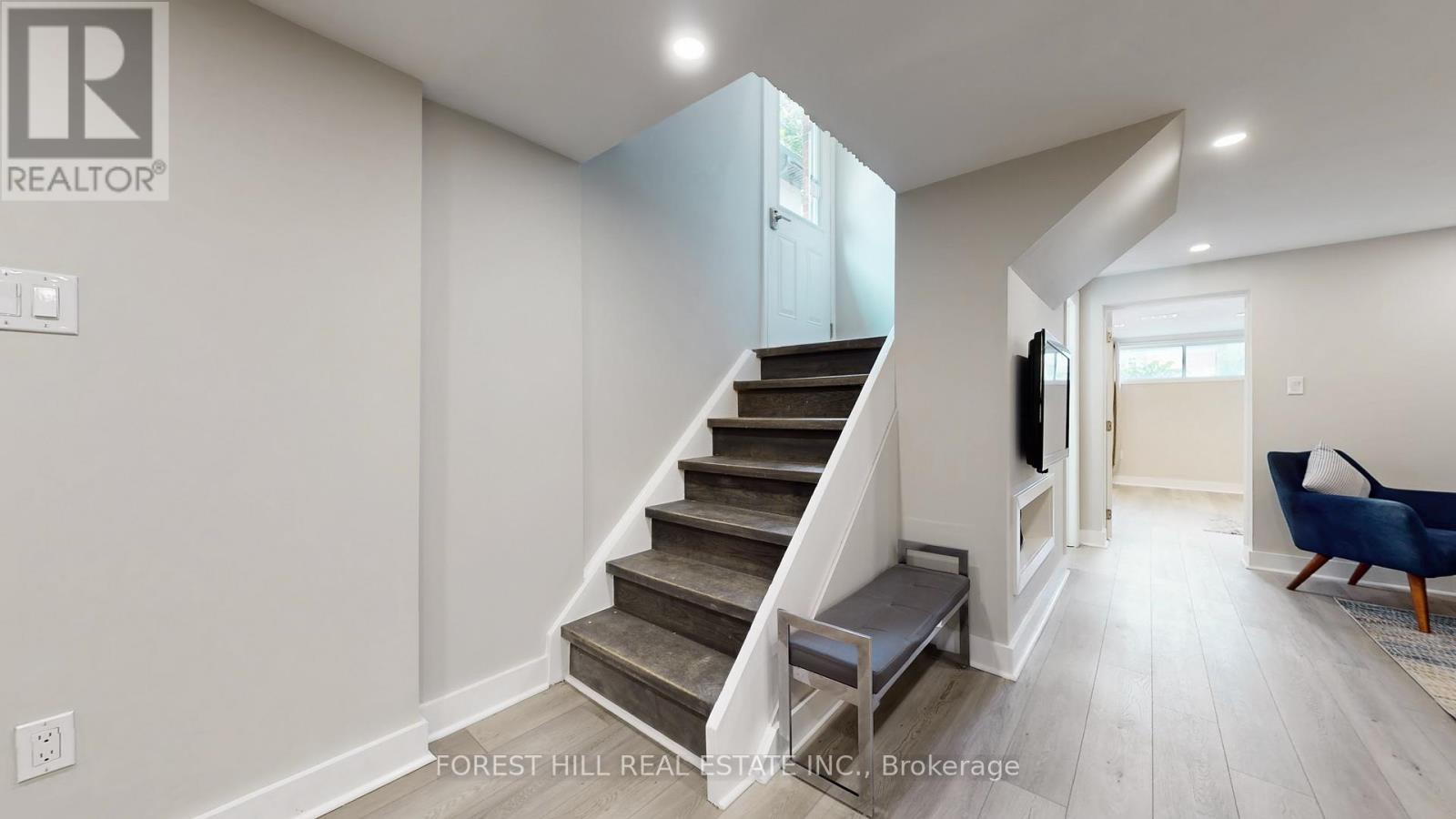 41 Lesmar Drive, Toronto, Ontario  M9B 2V3 - Photo 20 - W12220770