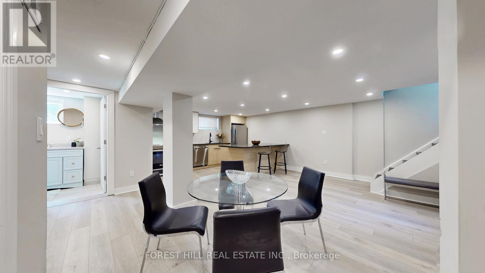 41 Lesmar Drive, Toronto, Ontario  M9B 2V3 - Photo 7 - W12220770