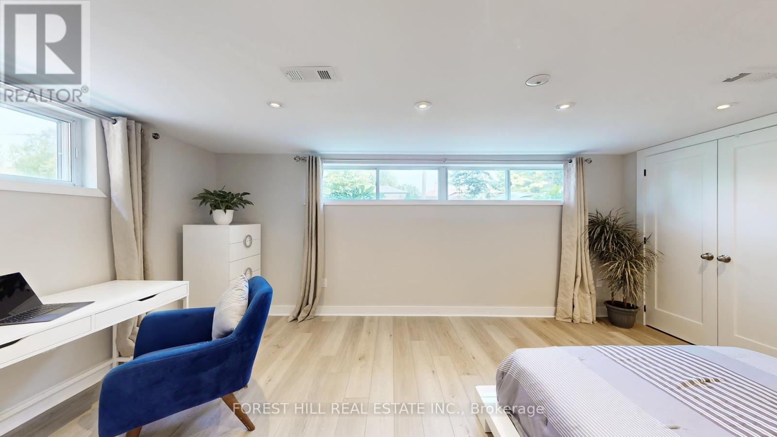 41 Lesmar Drive, Toronto, Ontario  M9B 2V3 - Photo 9 - W12220770