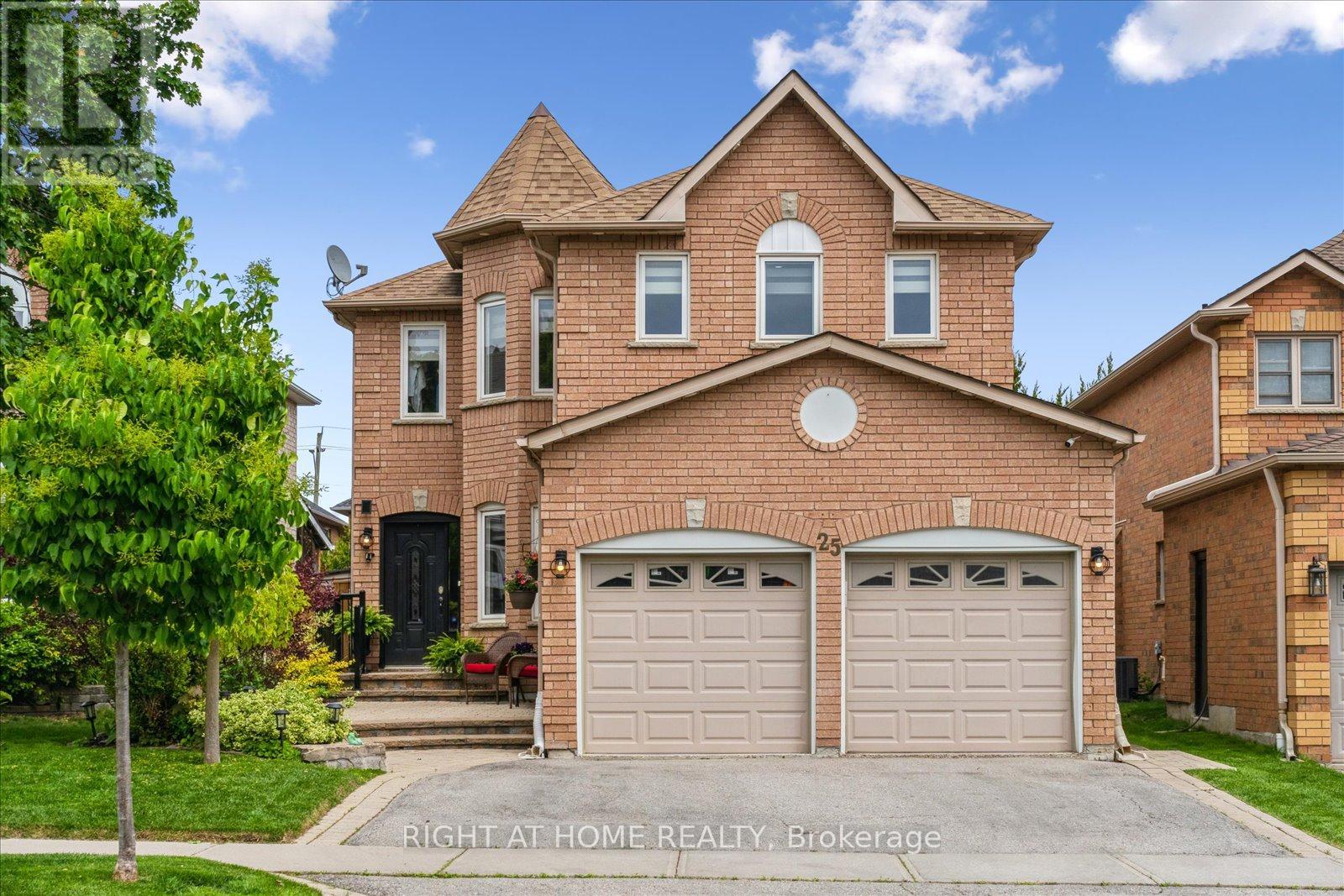 25 MCIVOR STREET, Whitby, Ontario