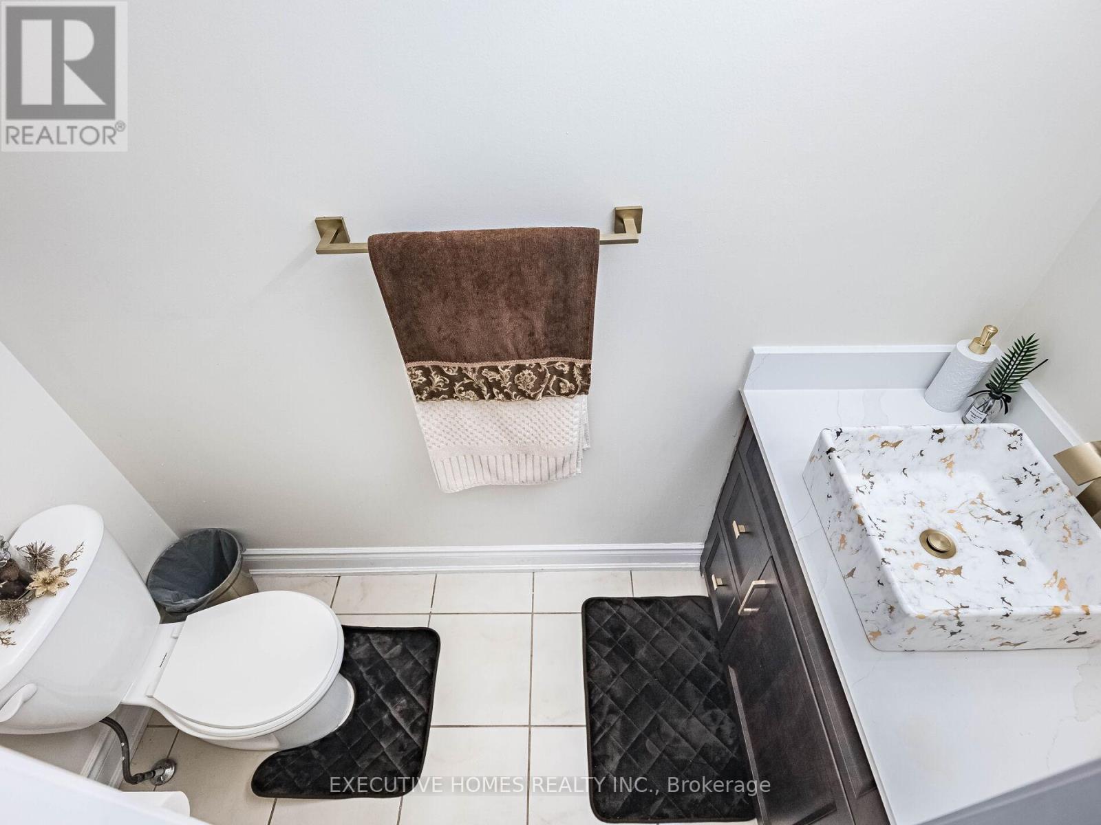1 Orangeblossom Trail, Brampton (Credit Valley), Ontario  L6X 3B4 - Photo 13 - W12220775