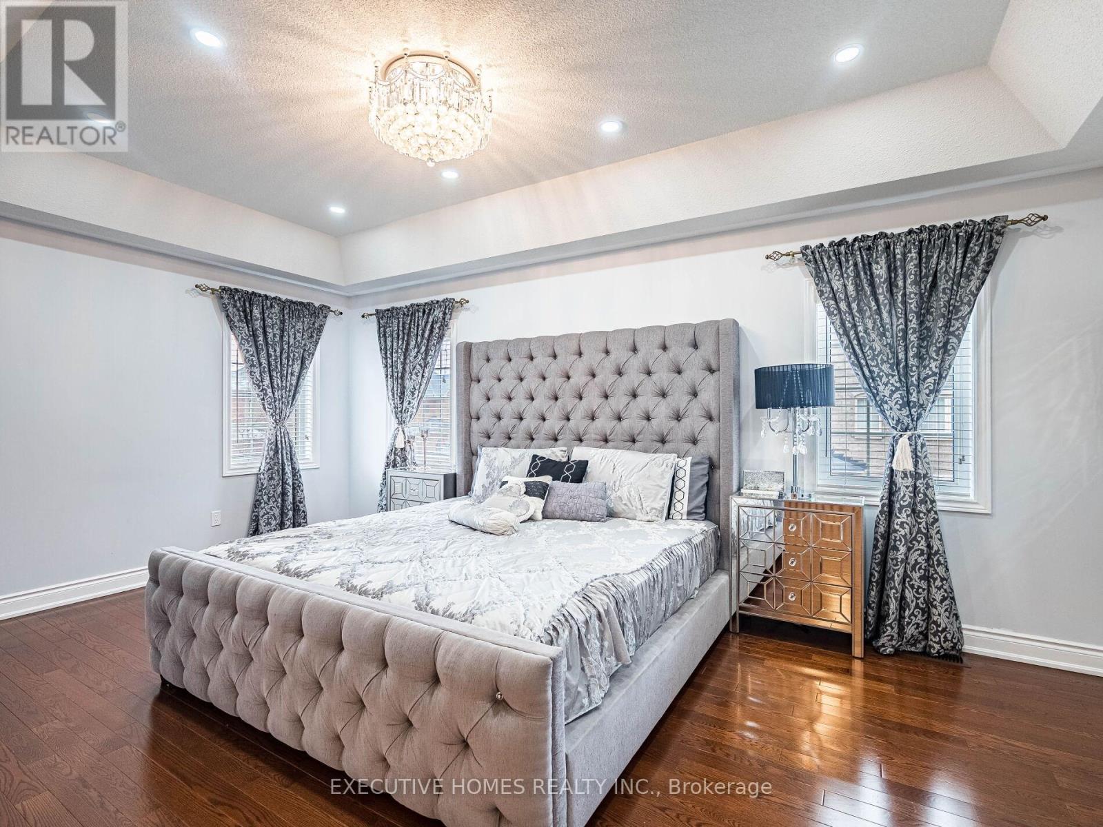 1 Orangeblossom Trail, Brampton (Credit Valley), Ontario  L6X 3B4 - Photo 14 - W12220775