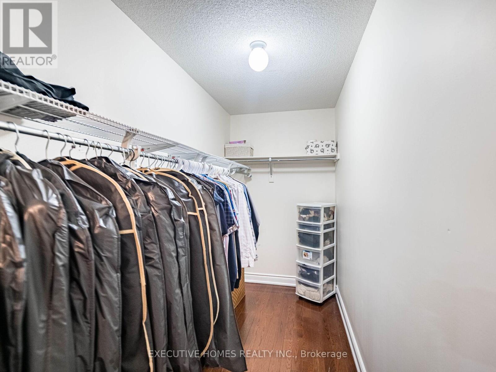 1 Orangeblossom Trail, Brampton (Credit Valley), Ontario  L6X 3B4 - Photo 16 - W12220775
