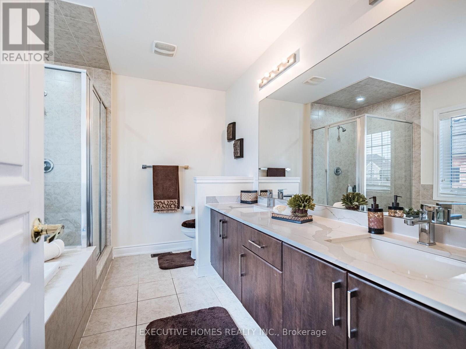 1 Orangeblossom Trail, Brampton (Credit Valley), Ontario  L6X 3B4 - Photo 17 - W12220775