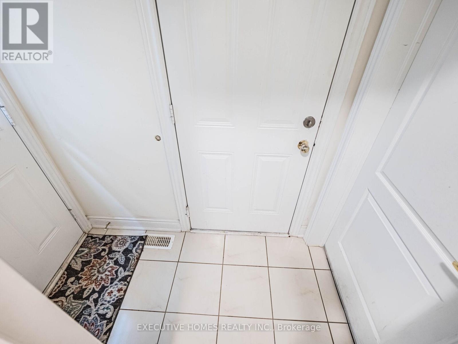 1 Orangeblossom Trail, Brampton (Credit Valley), Ontario  L6X 3B4 - Photo 27 - W12220775