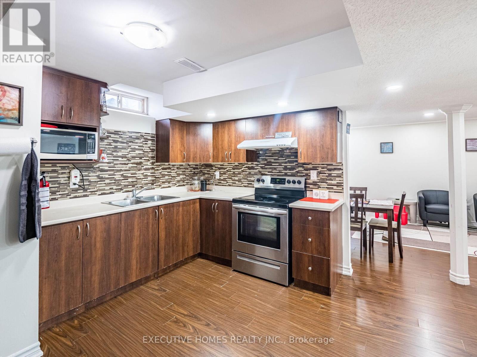 1 Orangeblossom Trail, Brampton (Credit Valley), Ontario  L6X 3B4 - Photo 29 - W12220775