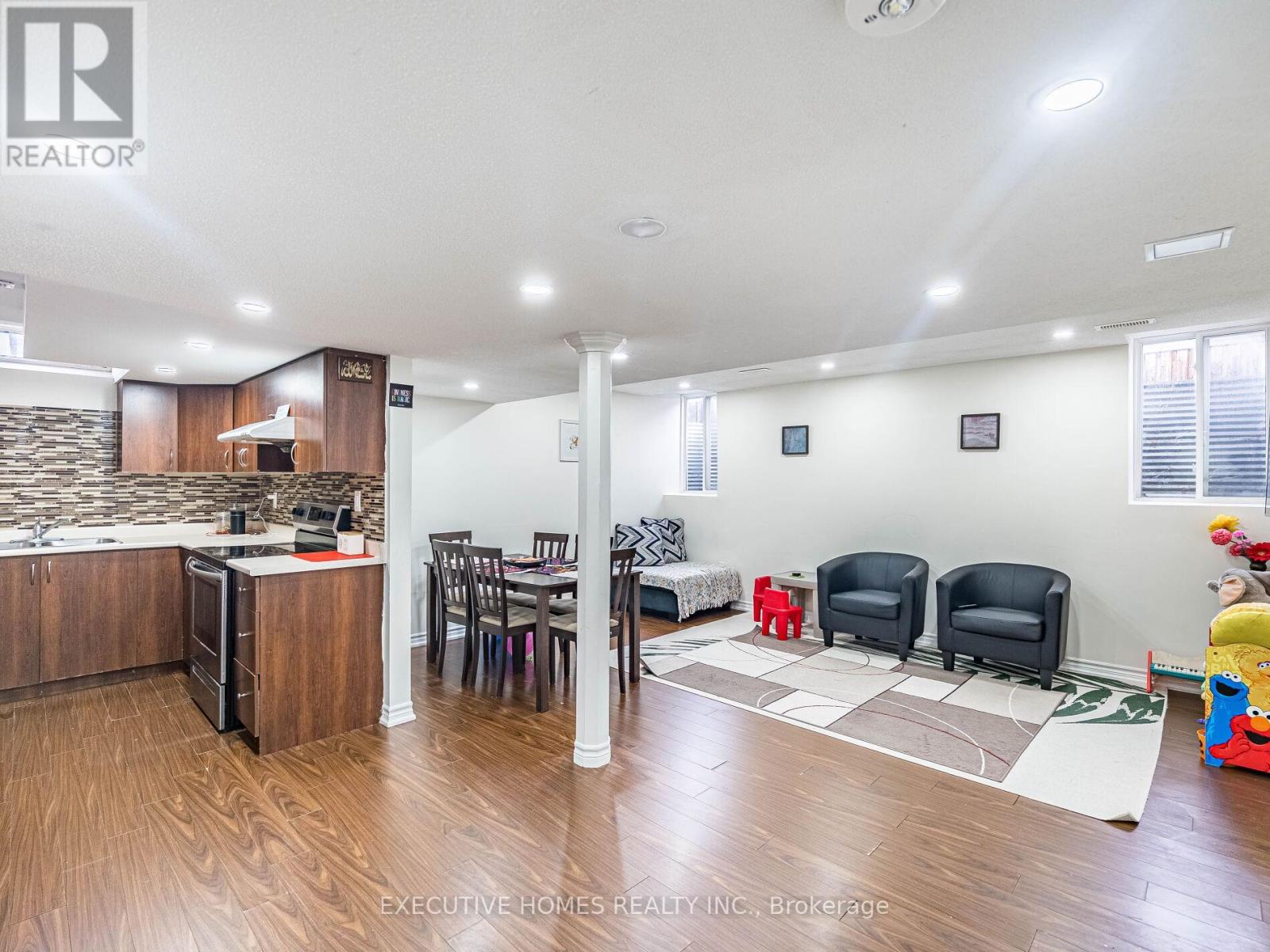 1 Orangeblossom Trail, Brampton (Credit Valley), Ontario  L6X 3B4 - Photo 30 - W12220775