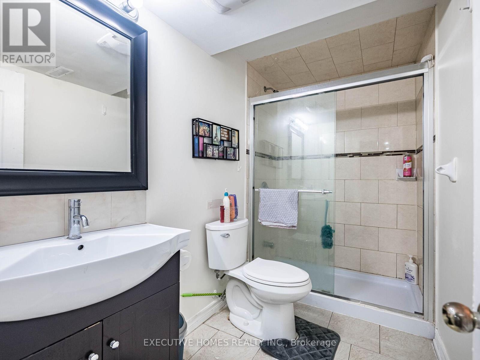 1 Orangeblossom Trail, Brampton (Credit Valley), Ontario  L6X 3B4 - Photo 33 - W12220775