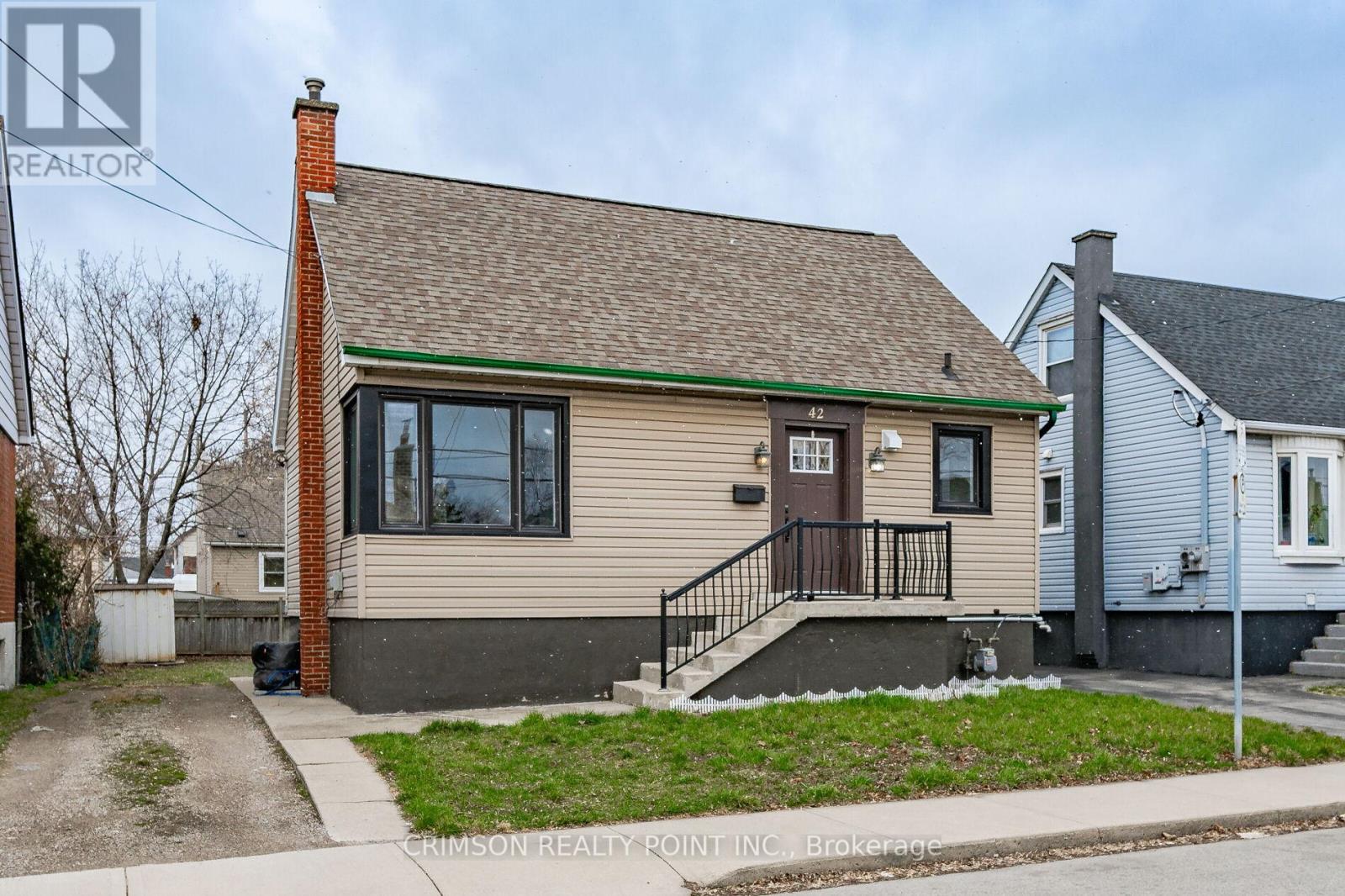 42 EAST 11TH STREET, Hamilton, Ontario