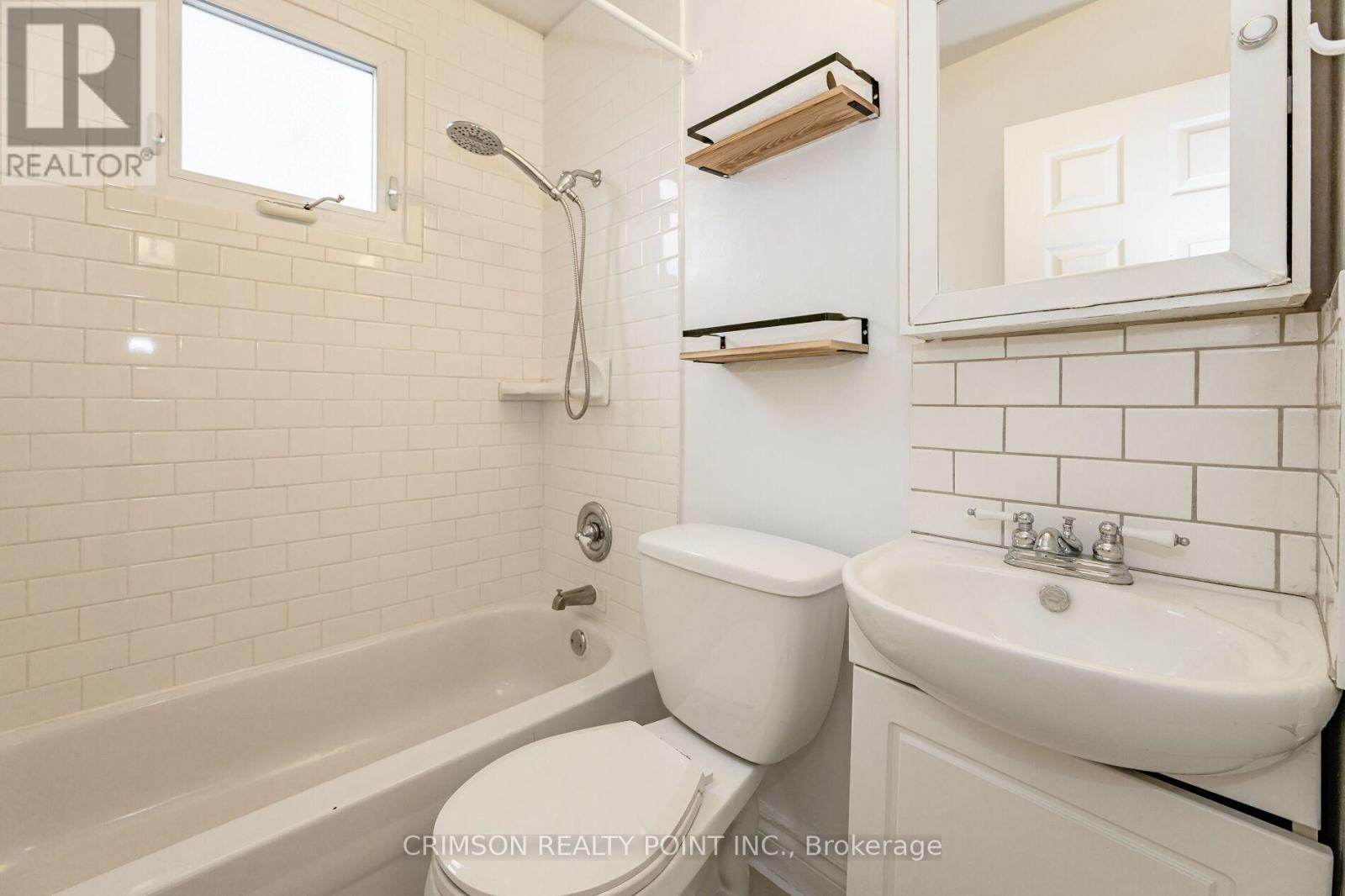 42 East 11th Street, Hamilton, Ontario  L9A 3T2 - Photo 17 - X12220784