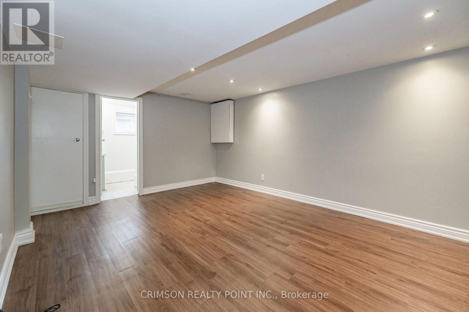 42 East 11th Street, Hamilton, Ontario  L9A 3T2 - Photo 25 - X12220784