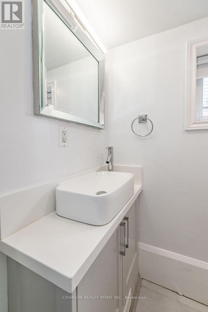 42 East 11th Street, Hamilton, Ontario  L9A 3T2 - Photo 31 - X12220784