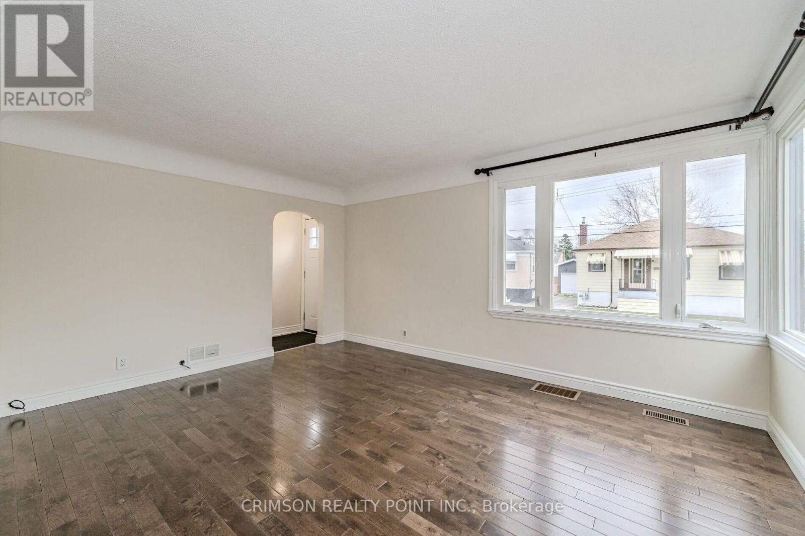 42 East 11th Street, Hamilton, Ontario  L9A 3T2 - Photo 6 - X12220784