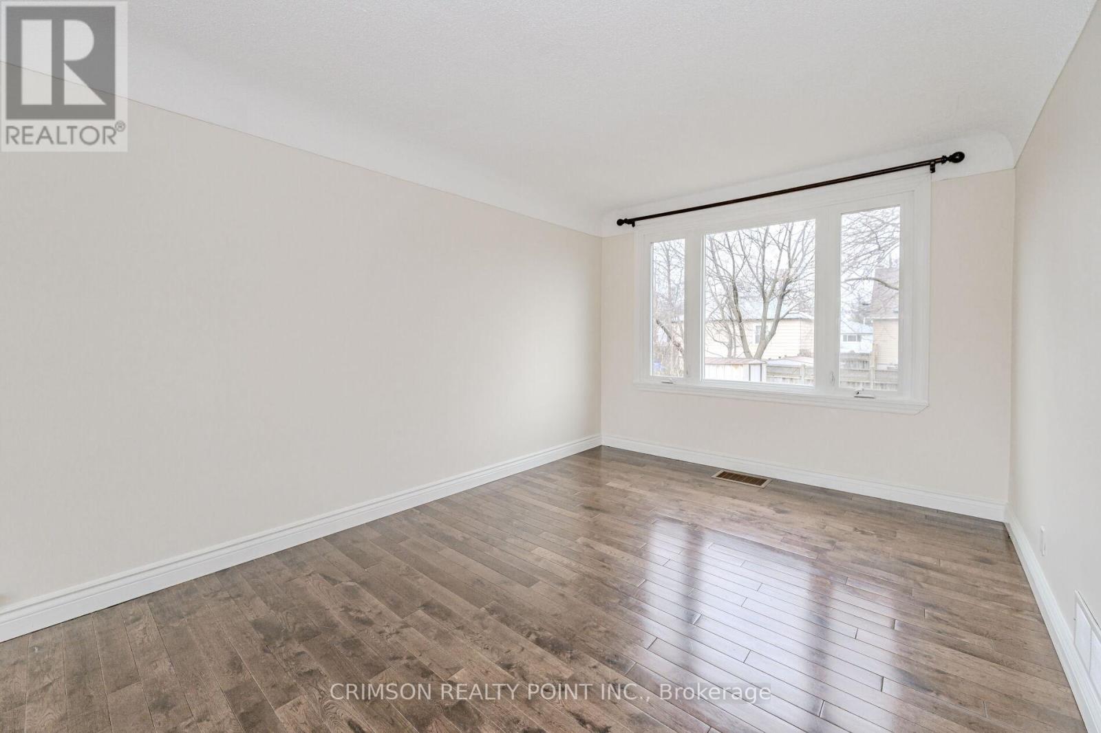 42 East 11th Street, Hamilton, Ontario  L9A 3T2 - Photo 7 - X12220784