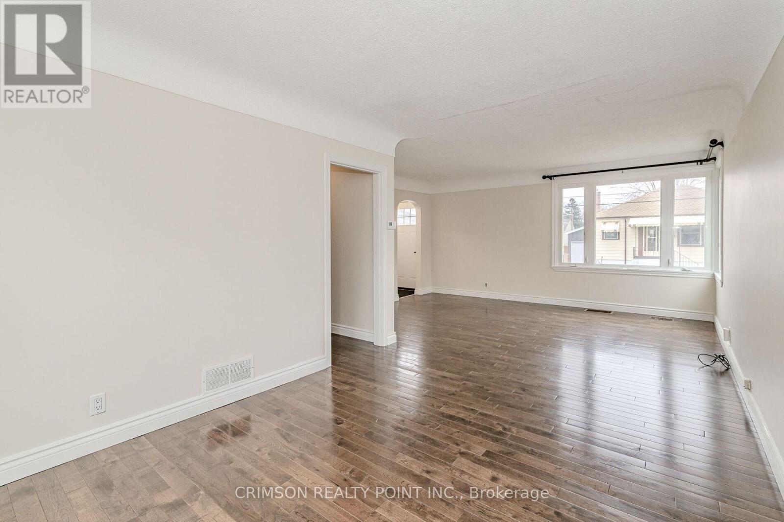 42 East 11th Street, Hamilton, Ontario  L9A 3T2 - Photo 8 - X12220784