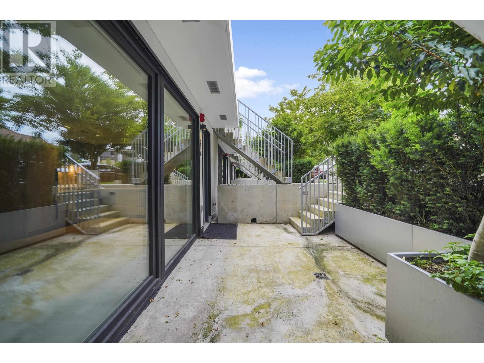 Property at 316 E 15TH AVENUE image 3