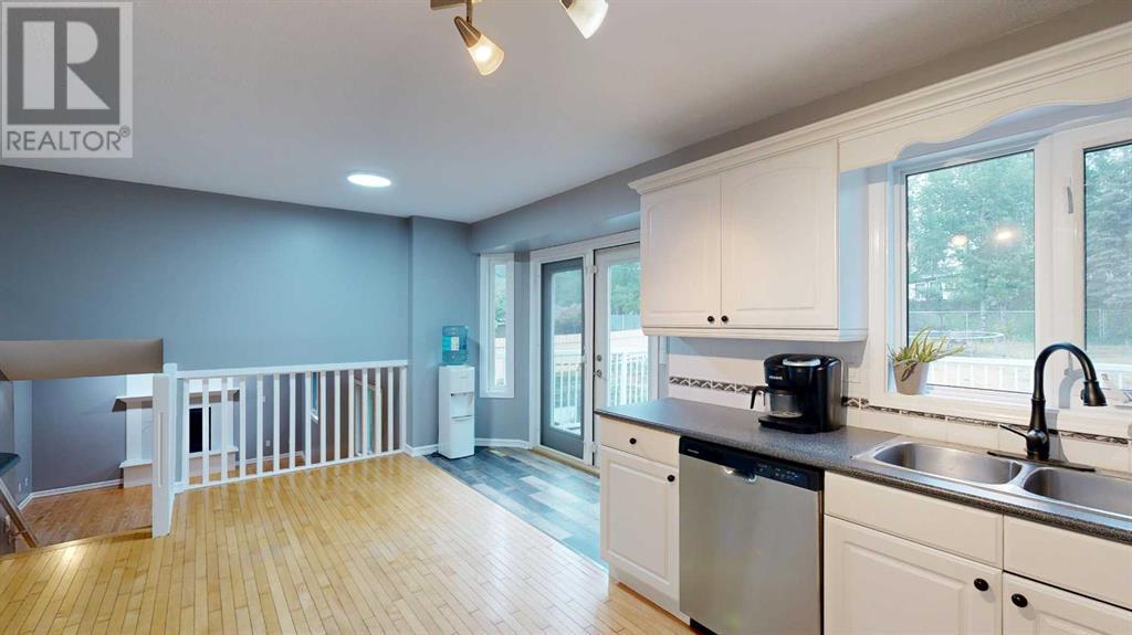 Property at 33 Pineview Road image 4