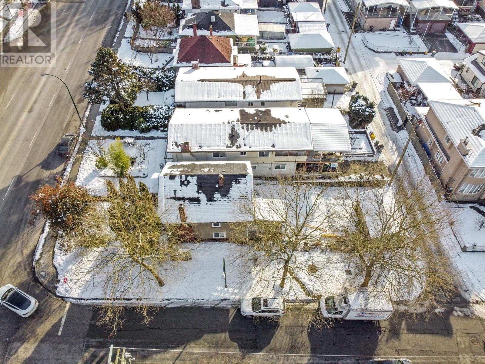 Listing Picture 6 of 25 : 4307 NANAIMO STREET, Vancouver / 溫哥華 - 魯藝地產 Yvonne Lu Group - MLS Medallion Club Member