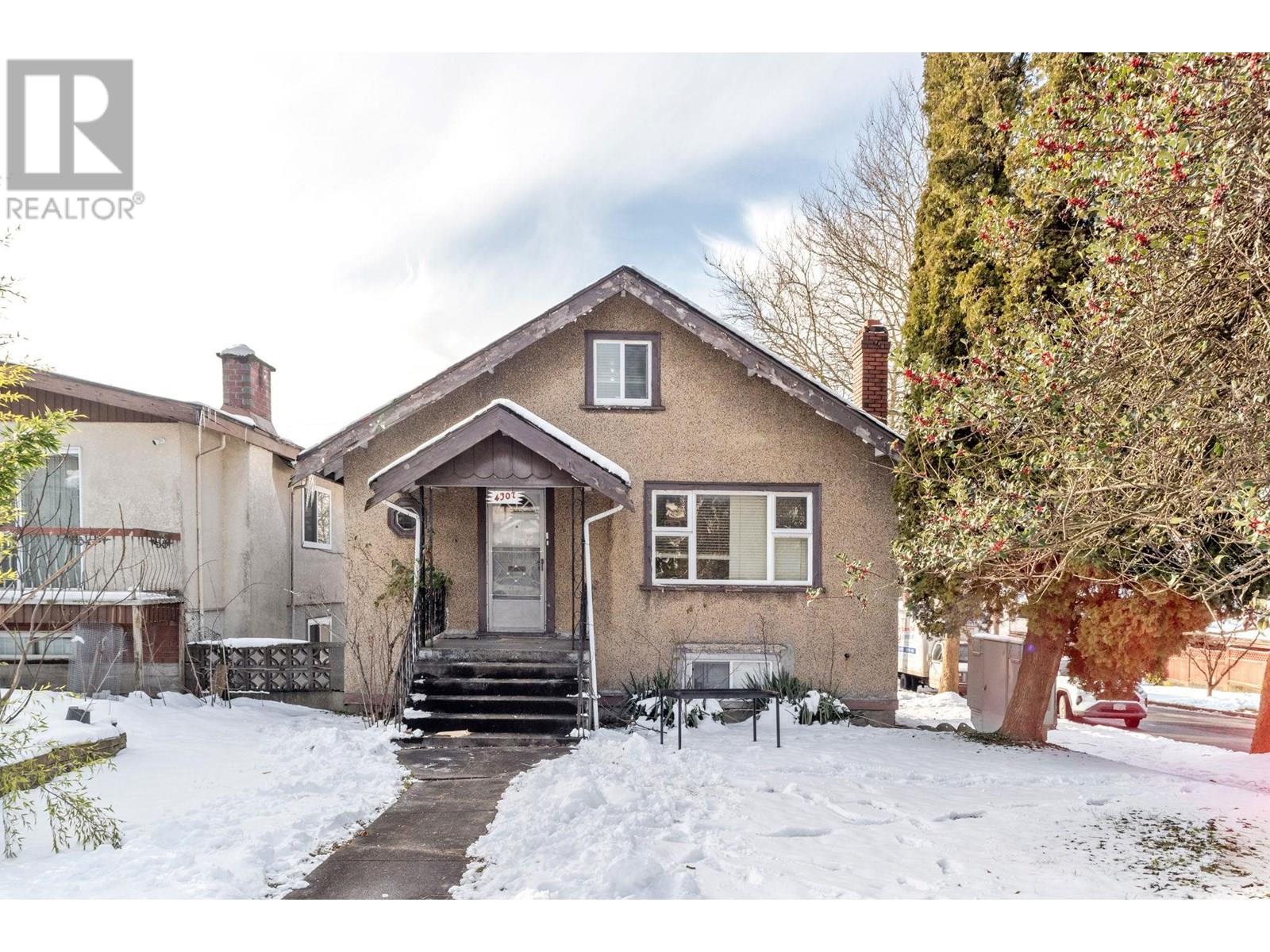 Listing Picture 7 of 25 : 4307 NANAIMO STREET, Vancouver / 溫哥華 - 魯藝地產 Yvonne Lu Group - MLS Medallion Club Member