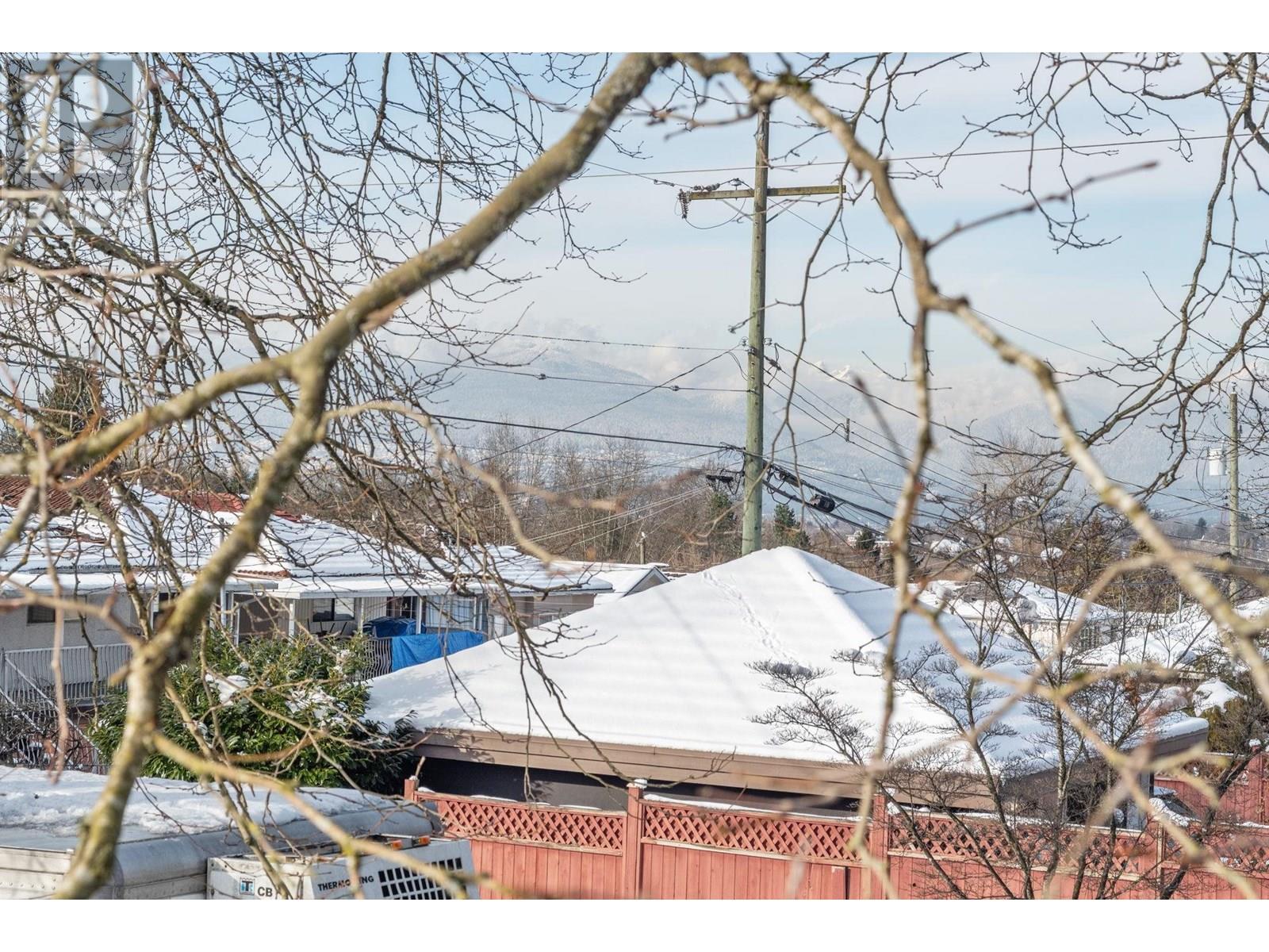 Listing Picture 24 of 25 : 4307 NANAIMO STREET, Vancouver / 溫哥華 - 魯藝地產 Yvonne Lu Group - MLS Medallion Club Member