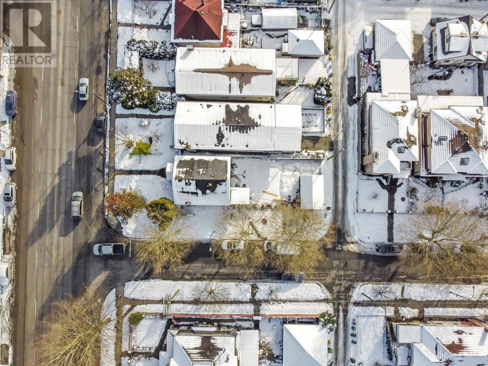 Listing Picture 21 of 25 : 4307 NANAIMO STREET, Vancouver / 溫哥華 - 魯藝地產 Yvonne Lu Group - MLS Medallion Club Member