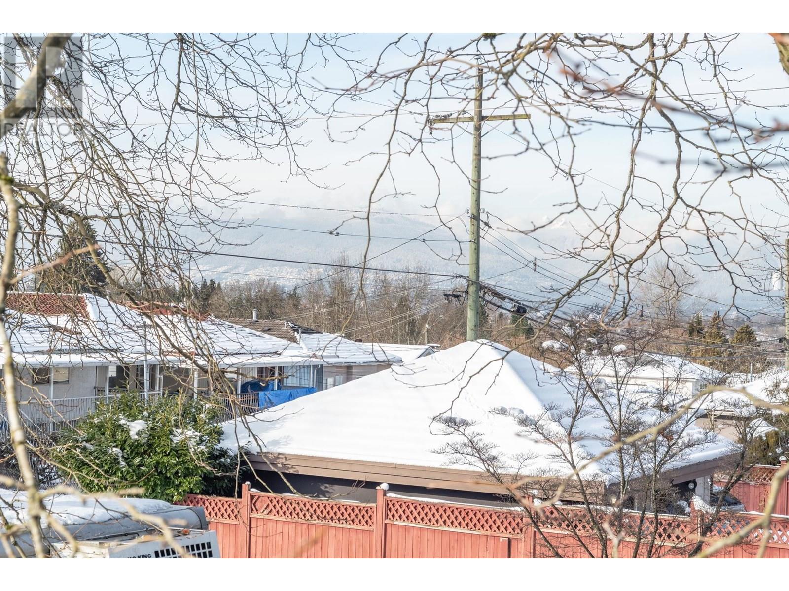 Listing Picture 23 of 25 : 4307 NANAIMO STREET, Vancouver / 溫哥華 - 魯藝地產 Yvonne Lu Group - MLS Medallion Club Member