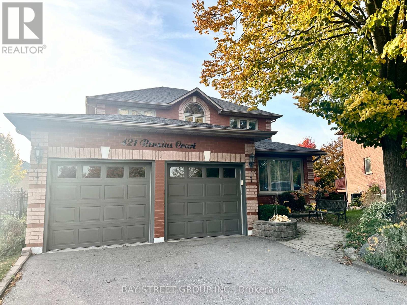 421 RENZIUS COURT, Newmarket, Ontario