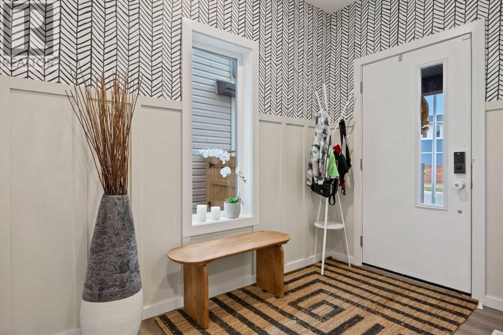 Property at 416 Walcrest View SE image 3