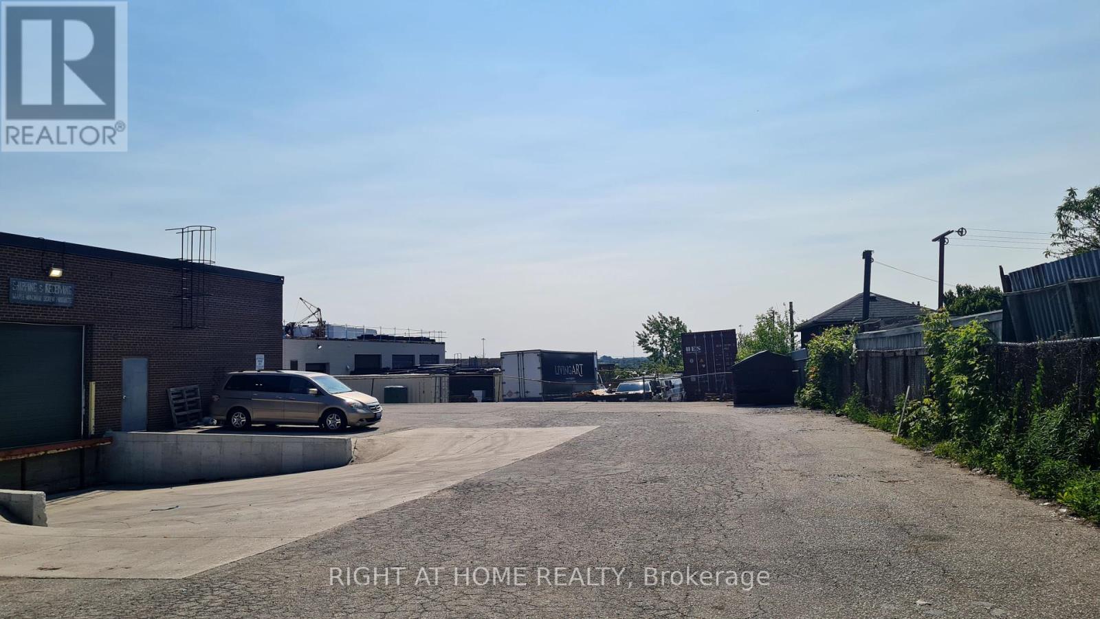 306a Eddystone Avenue, Toronto, Ontario  M3N 1H7 - Photo 2 - W12220800