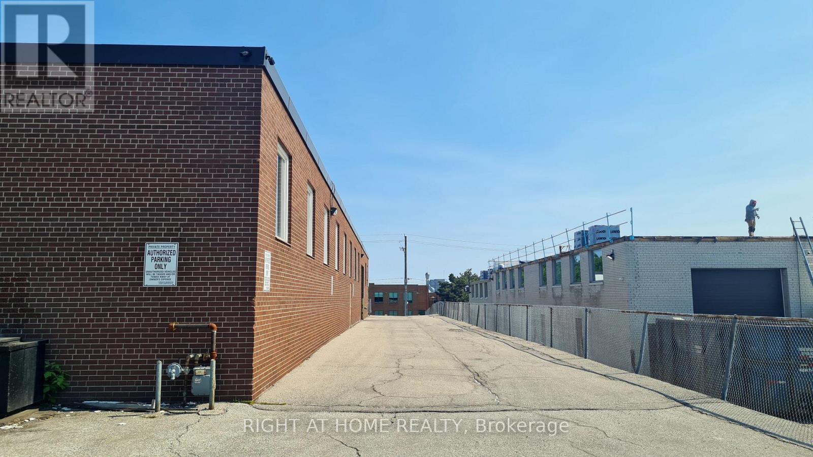 306a Eddystone Avenue, Toronto, Ontario  M3N 1H7 - Photo 4 - W12220800