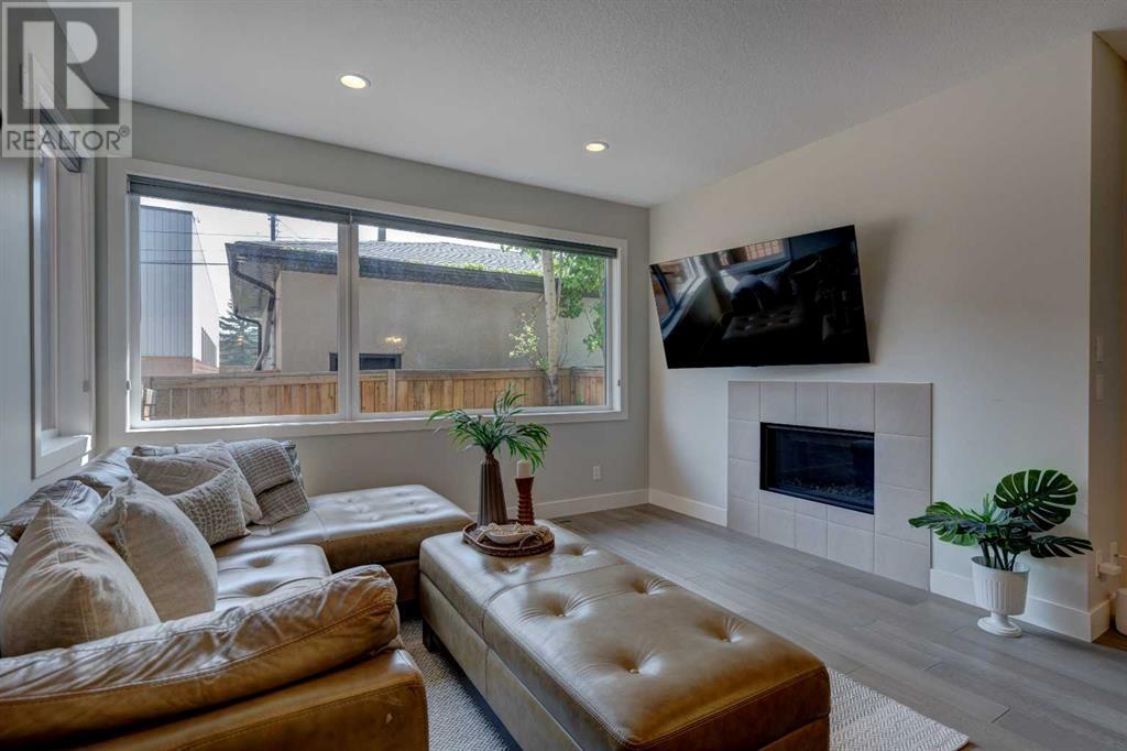 Property at 2, 1914 25A Street SW image 5