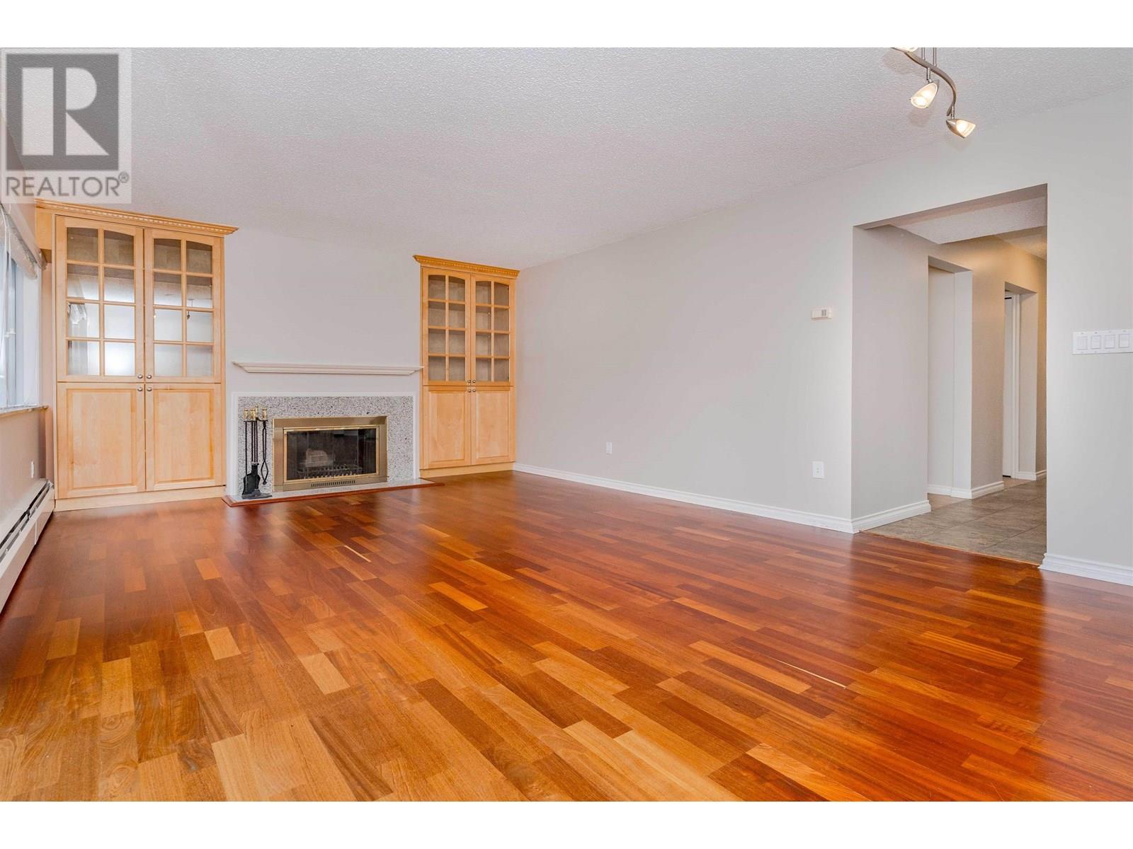 Property at 937 WESTVIEW CRESCENT image 2