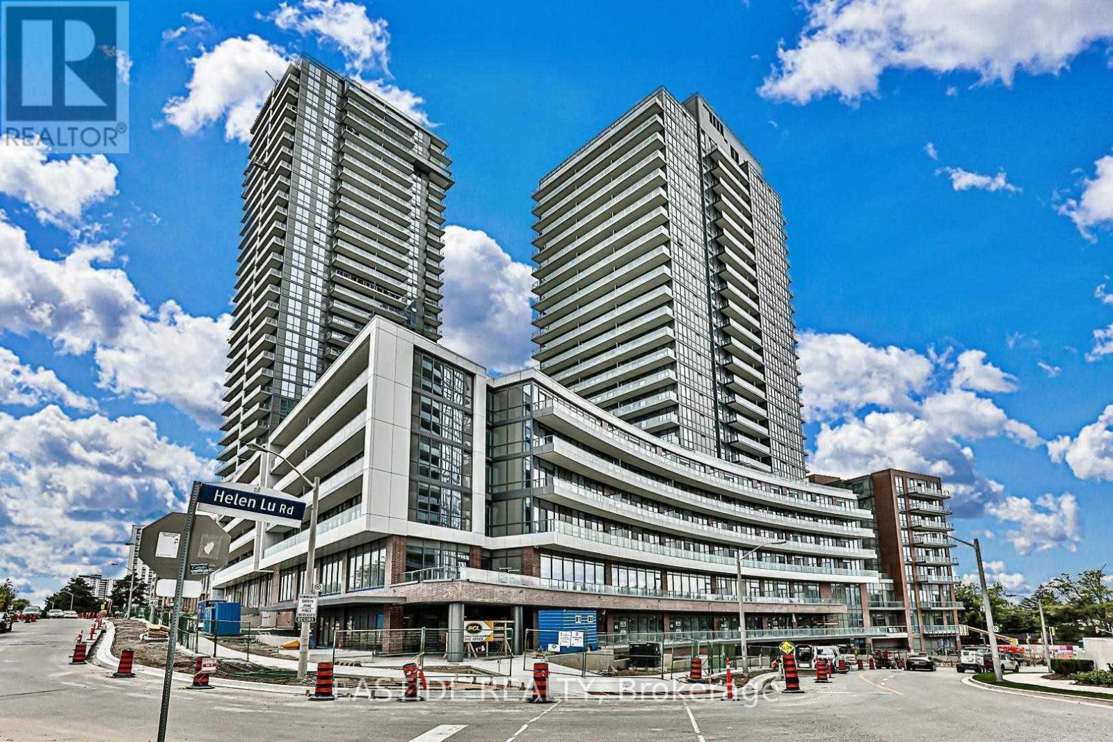 203 - 36 FOREST MANOR ROAD, Toronto, Ontario