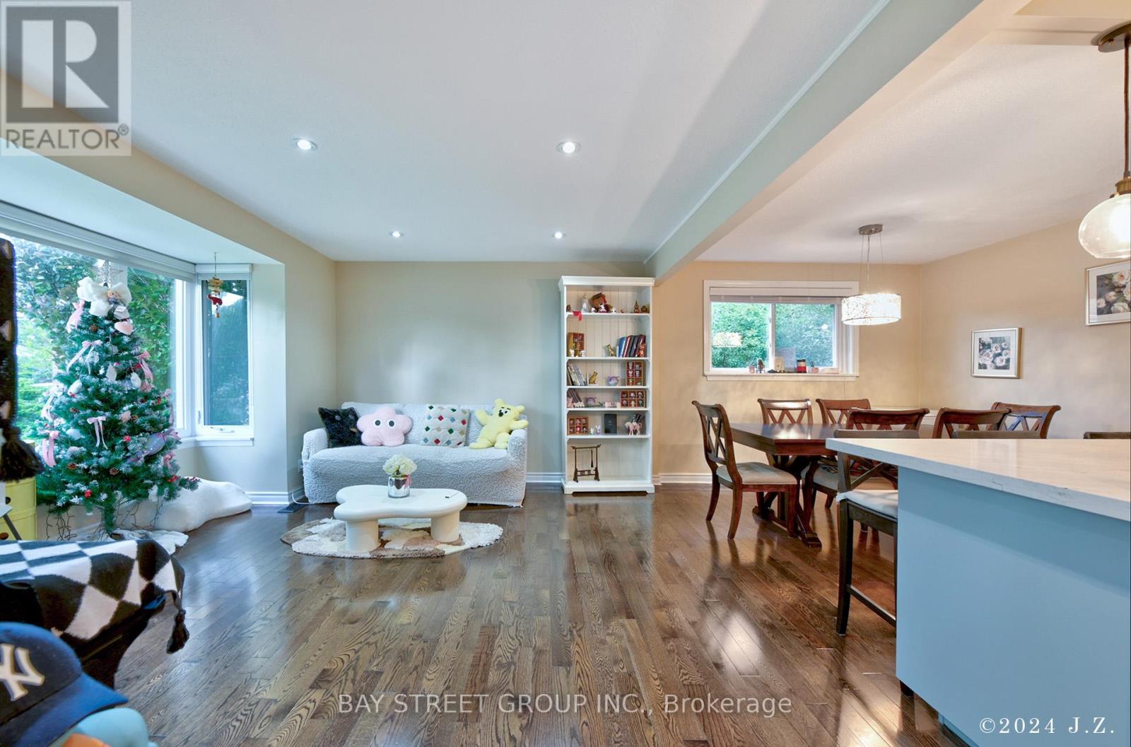 Property at 67 GROVE PARK CRESCENT image 3